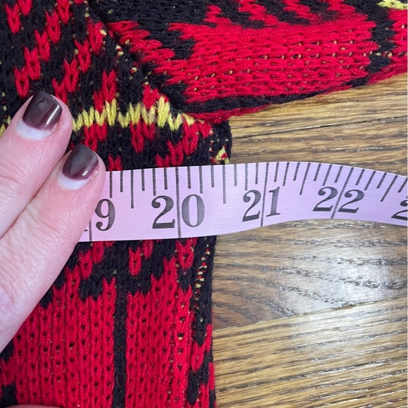 Tally Ho Women's Vintage Sweater Red/Black Plaid Size Large - Picture 8 of 10